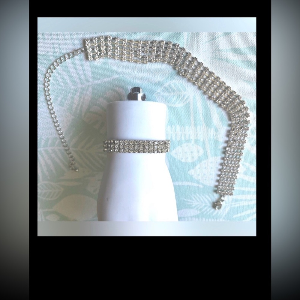 Vintage Rhinestone choker & bracelet 2 Piece Set Sparkling Cosmetic Jewelry